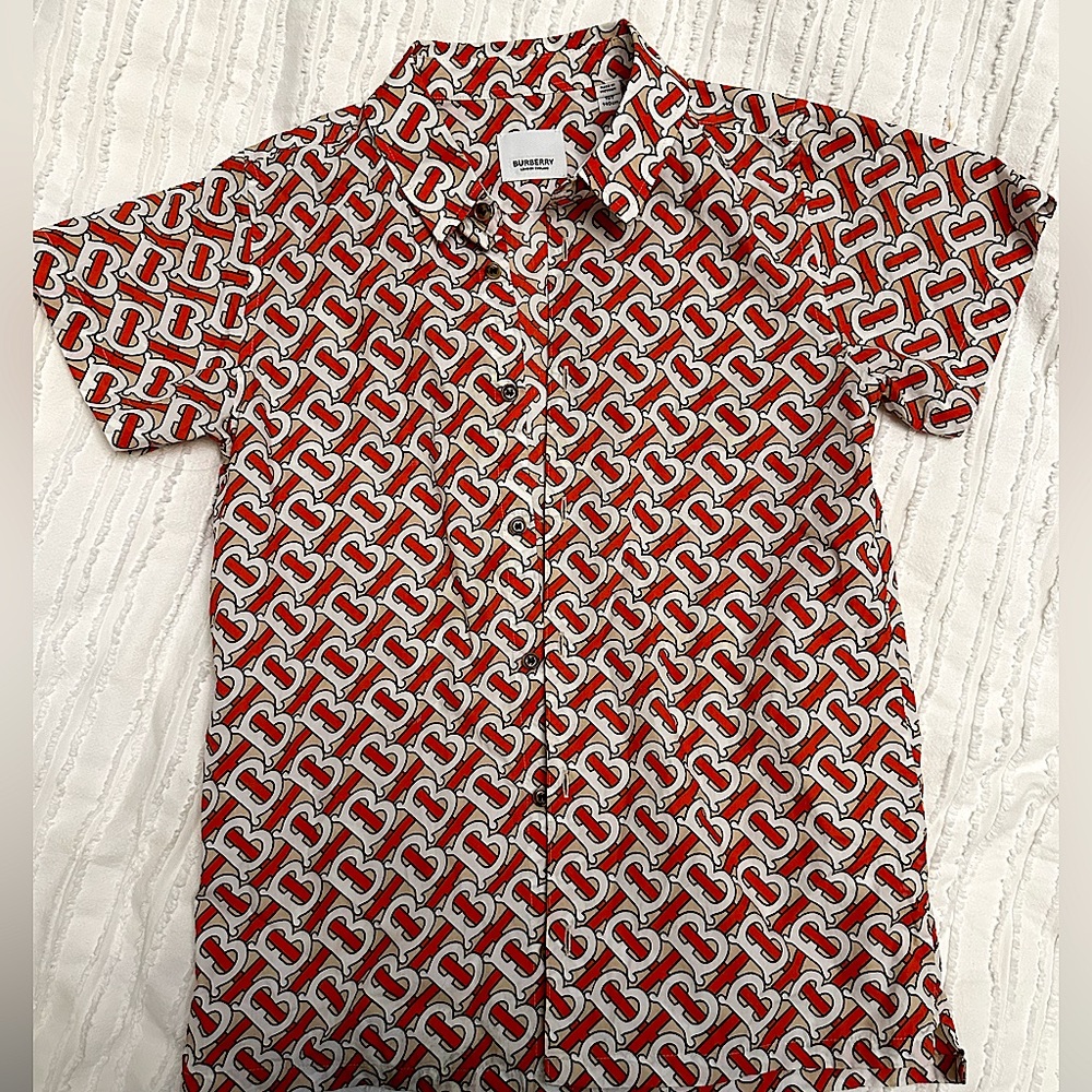 Burberry button down tee